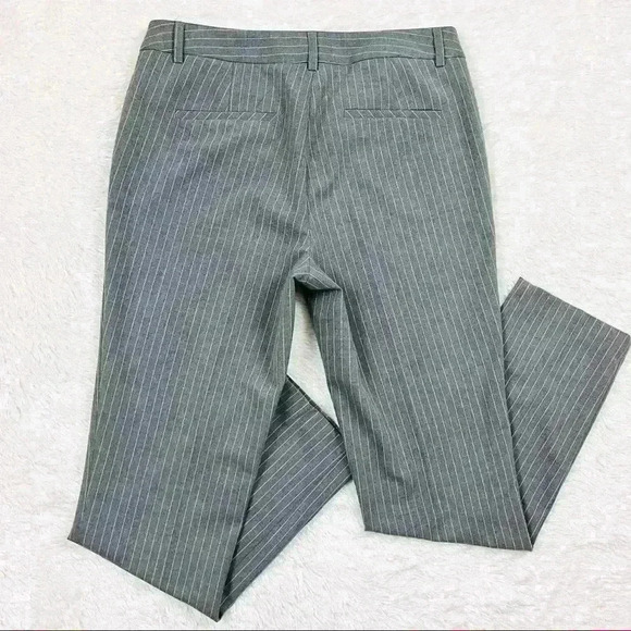 Adrienne Vittadini Gray Rayon Pin Stripe Flat Front Fitted Slim Ankle Pants (6) - Picture 7 of 14